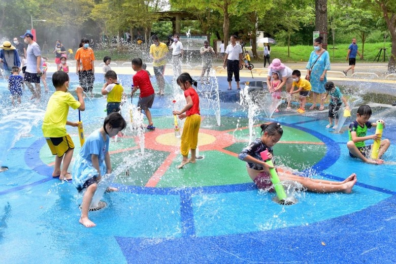 台中免費親子戲水推薦|潭雅神綠園道讓你玩瘋一整天!