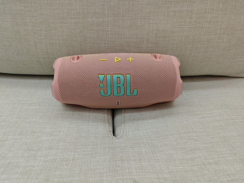 五彩繽紛的時尚配件 - JBL Charge 6 可攜式防水 五彩繽紛的時尚配件 - JBL Charge 6 可攜式防水藍牙喇叭開箱分享~