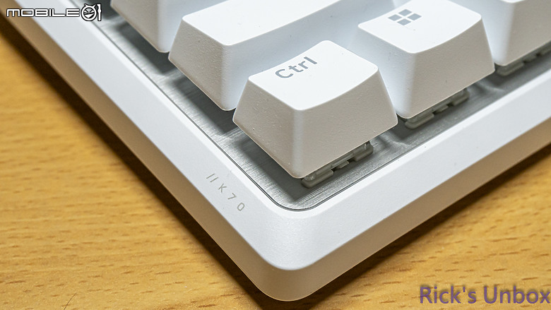 【開箱】海盜船新設計語言80%磁軸鍵盤 | CORSAIR K70 PRO TKL WHITE
