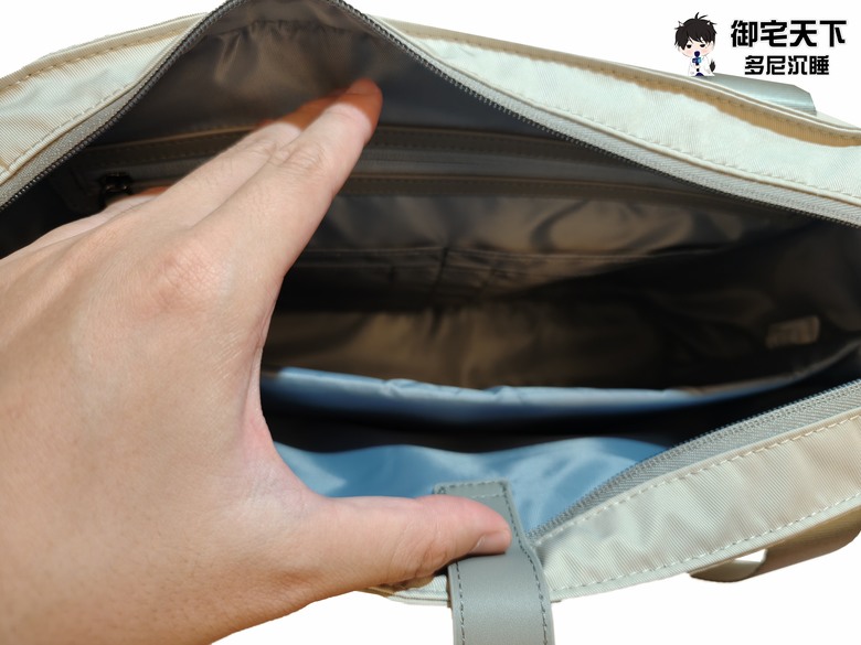 點我看大圖 開箱|Targus Avila 15-16 吋托特筆電包(TBA00113GL)- 輕巧時尚,高顏值的好看筆電提包!