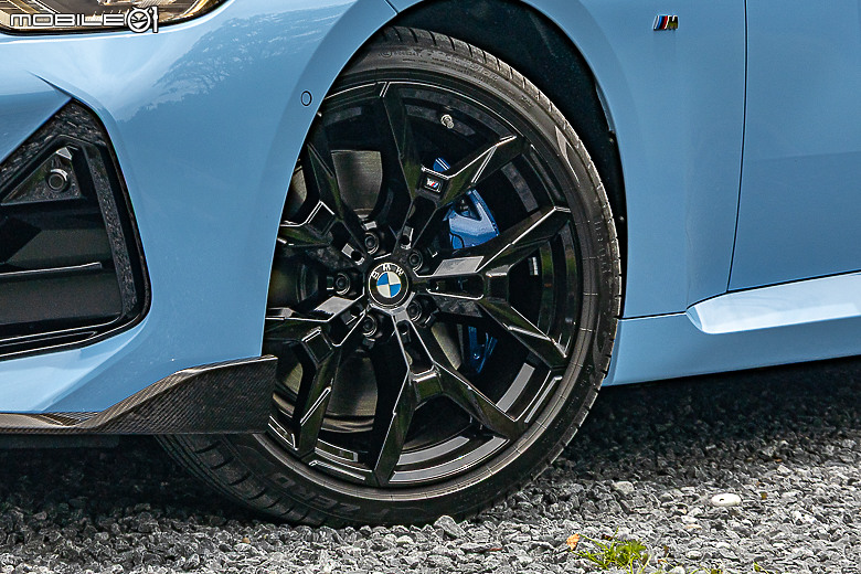 BMW 小改款 M240i xDrive 試駕｜全天候戰力與愉悅樂趣兼具的雙門小跑車！