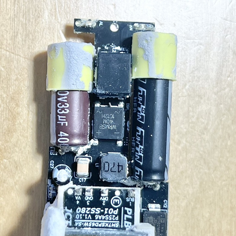 開箱+拆解萬能充MAX