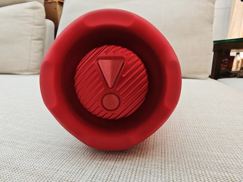 五彩繽紛的時尚配件 - JBL Charge 6 可攜式防水 五彩繽紛的時尚配件 - JBL Charge 6 可攜式防水藍牙喇叭開箱分享~