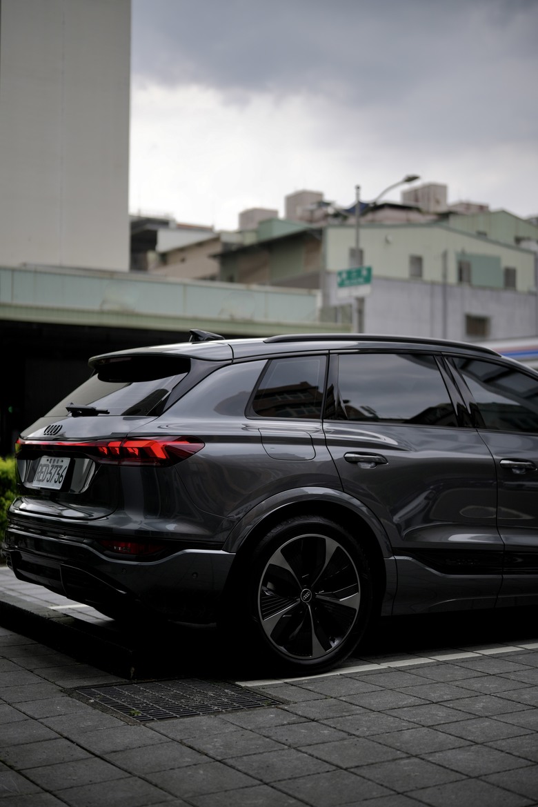 交車照片分享｜Audi SQ6 e-tron｜九次選擇，一路相伴