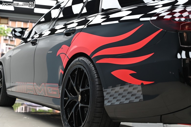 [分享]AMG E43 ESTATE F1 SAFETY CAR 塗裝 彩貼分享