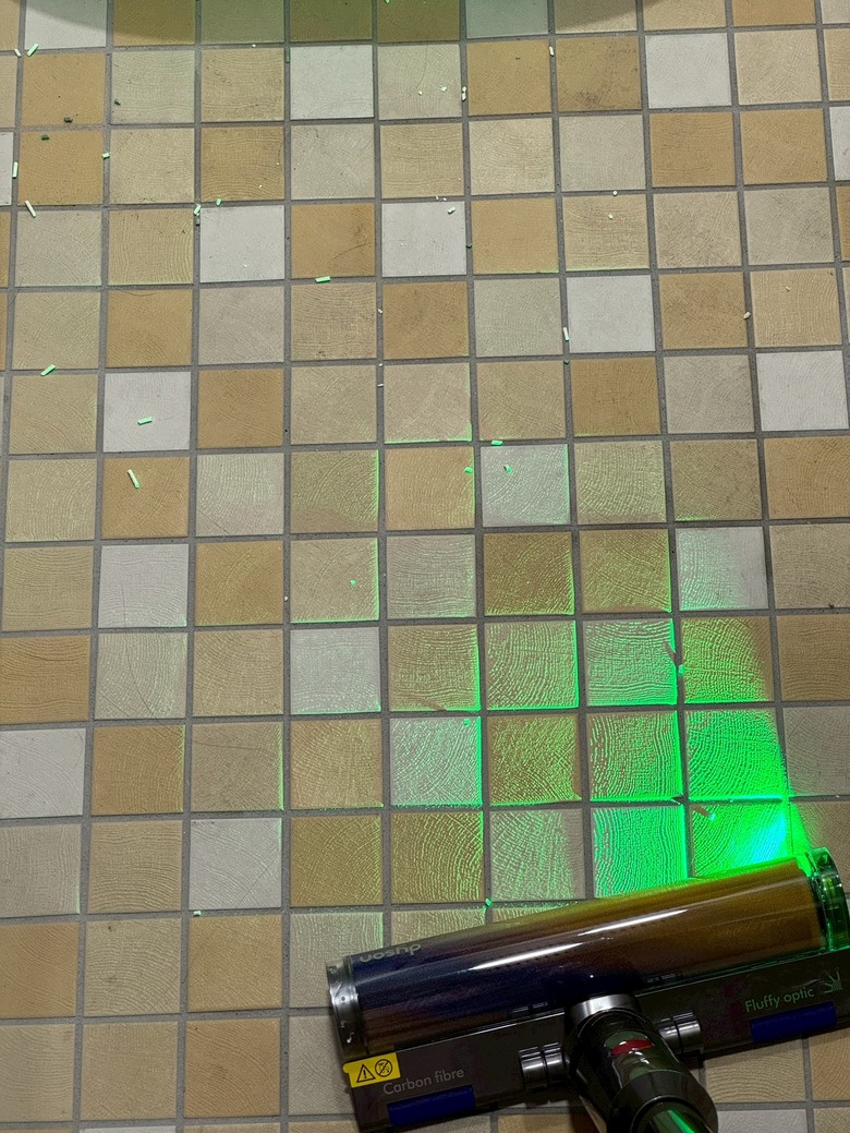 【開箱】一台抵多台,養貓人終於可以丟掉拖把桶了!| Dyson V12s 乾濕全能洗地吸塵器