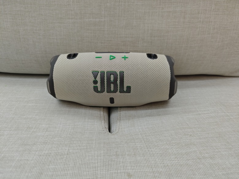 五彩繽紛的時尚配件 - JBL Charge 6 可攜式防水 五彩繽紛的時尚配件 - JBL Charge 6 可攜式防水藍牙喇叭開箱分享~