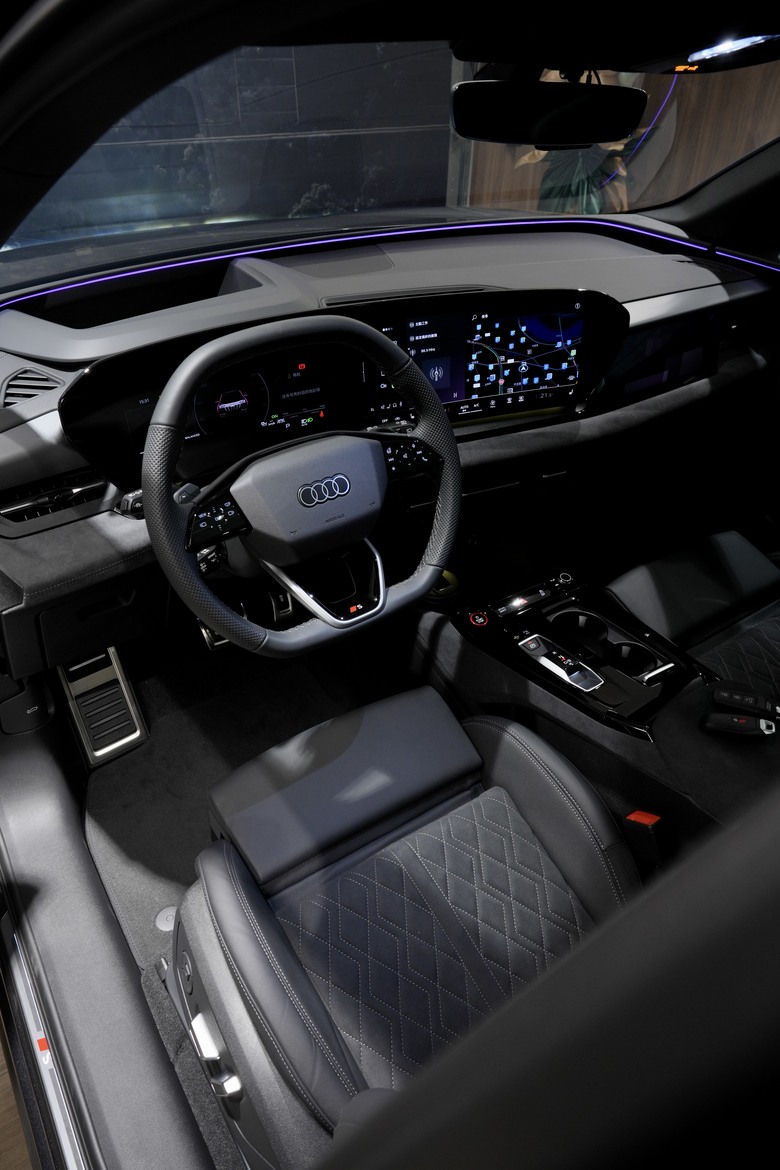 交車照片分享｜Audi SQ6 e-tron｜九次選擇，一路相伴