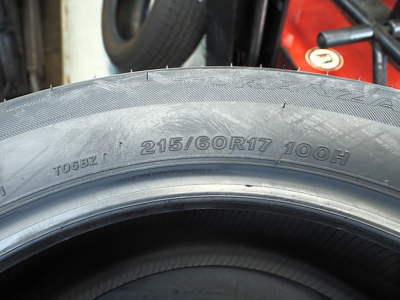 普利司通 Bridgestone TURANZA 6 輪胎開箱 — 在TOYOTA YARiS CROSS 享樂版之安裝紀錄與初使用心得