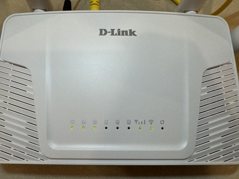 點我看大圖 4G 插卡即連!D-Link G403C 開箱 | 家中網路斷線也不怕