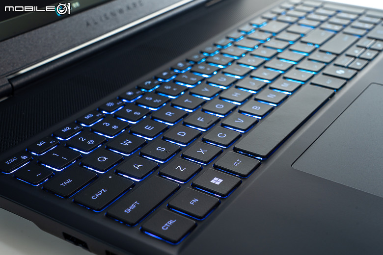 Alienware 16X Aurora 電競筆電｜外型低調、定位多工的「外星人」轉型之作！