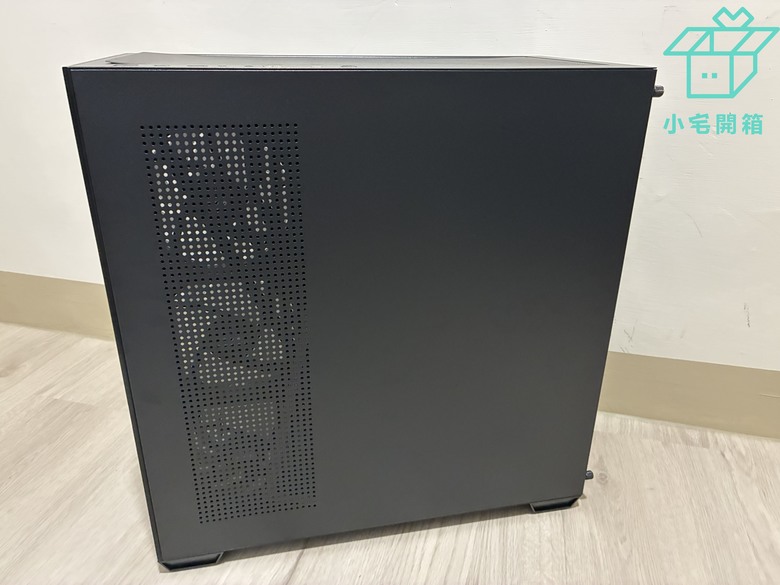【小宅開箱】dashFlash DS900機殼開箱 大展雙玻璃全景透視、附風扇還能放手辦的平價機殼