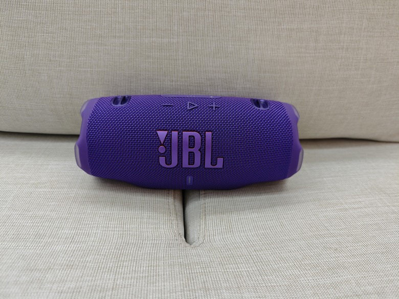 五彩繽紛的時尚配件 - JBL Charge 6 可攜式防水 五彩繽紛的時尚配件 - JBL Charge 6 可攜式防水藍牙喇叭開箱分享~