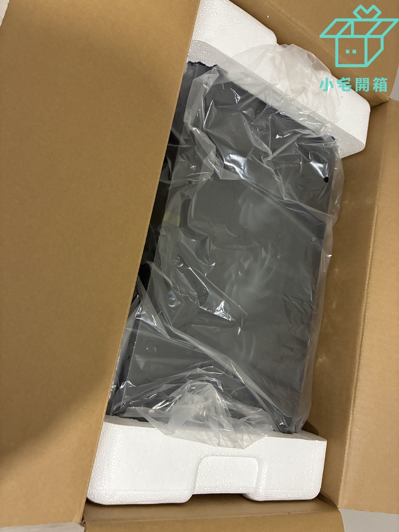 【小宅開箱】dashFlash DS900機殼開箱 大展雙玻璃全景透視、附風扇還能放手辦的平價機殼