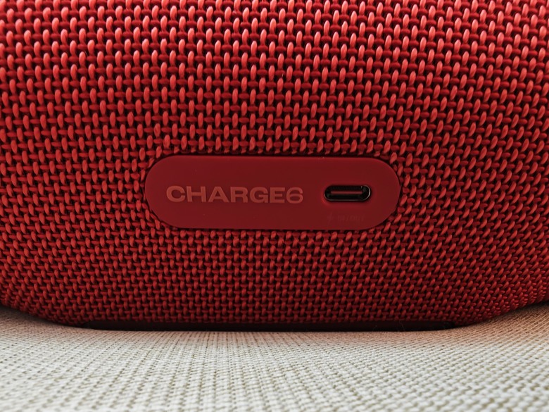 五彩繽紛的時尚配件 - JBL Charge 6 可攜式防水 五彩繽紛的時尚配件 - JBL Charge 6 可攜式防水藍牙喇叭開箱分享~