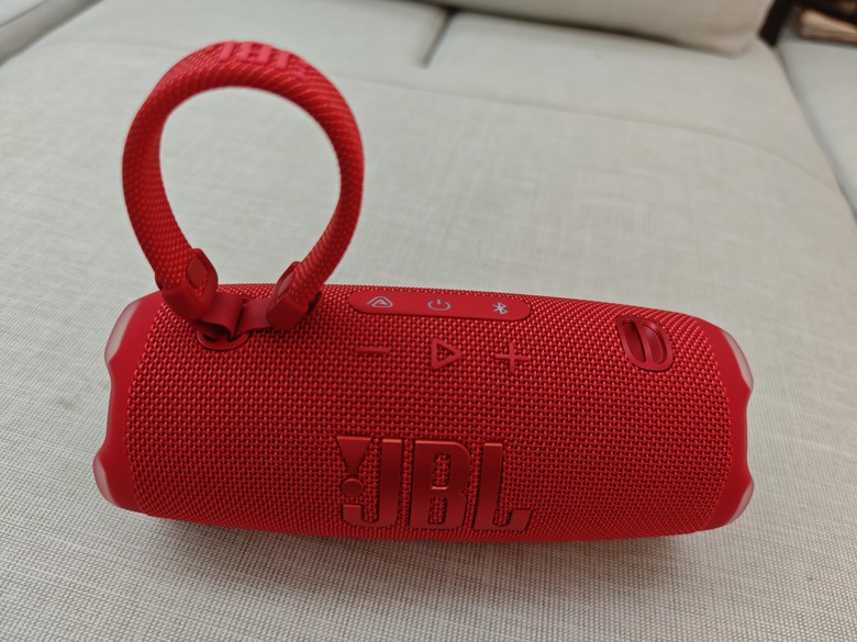 五彩繽紛的時尚配件 - JBL Charge 6 可攜式防水 五彩繽紛的時尚配件 - JBL Charge 6 可攜式防水藍牙喇叭開箱分享~