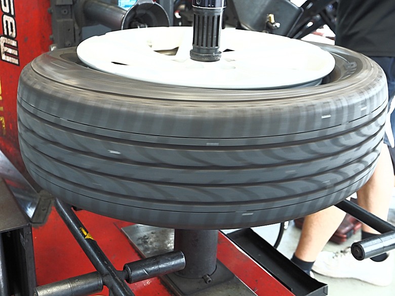 普利司通 Bridgestone TURANZA 6 輪胎開箱 — 在TOYOTA YARiS CROSS 享樂版之安裝紀錄與初使用心得