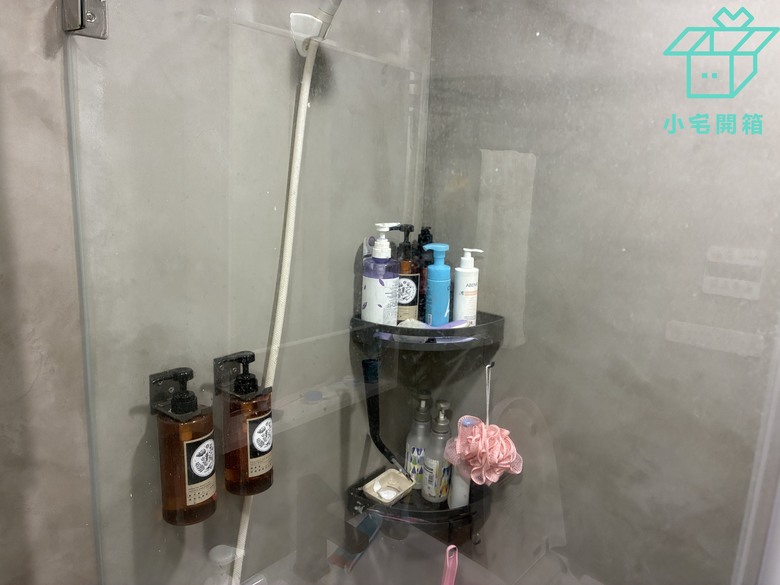【小宅開箱】阿窗哥 Hutt AI變頻擦窗機器人開箱 吸得穩、擦得乾淨的居家清潔好幫手