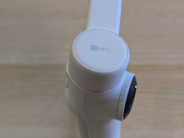 Insta360 Flow 2 手機穩定器開箱：平價入門三軸雲台