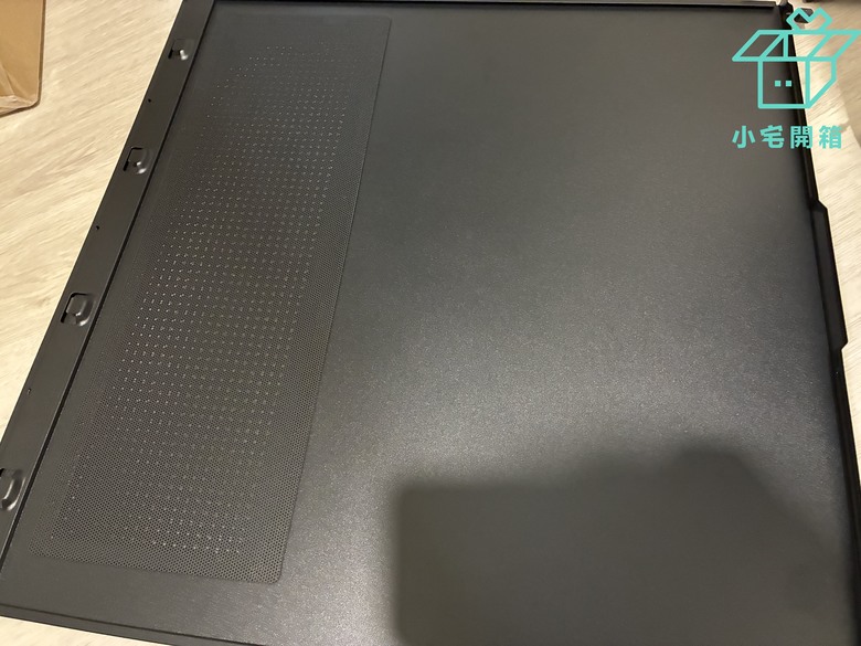 【小宅開箱】dashFlash DS900機殼開箱 大展雙玻璃全景透視、附風扇還能放手辦的平價機殼