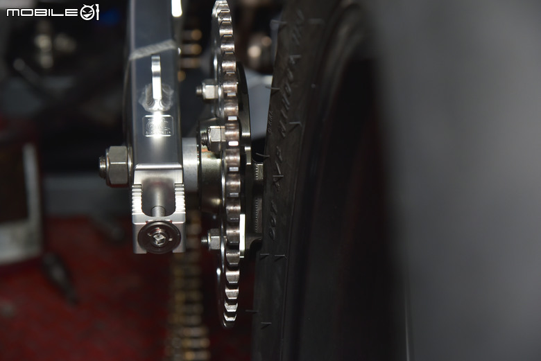 GSX-R150封頂改裝！Blacksmith後輪快拆套件＋全CNC搖臂開箱！