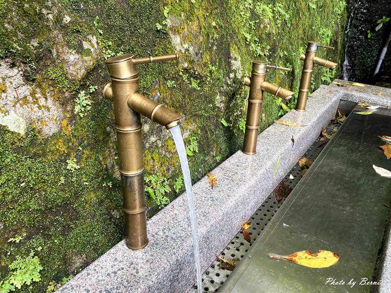 藍寶石泉~揭開神秘藍色秘境 探索草山水道的美