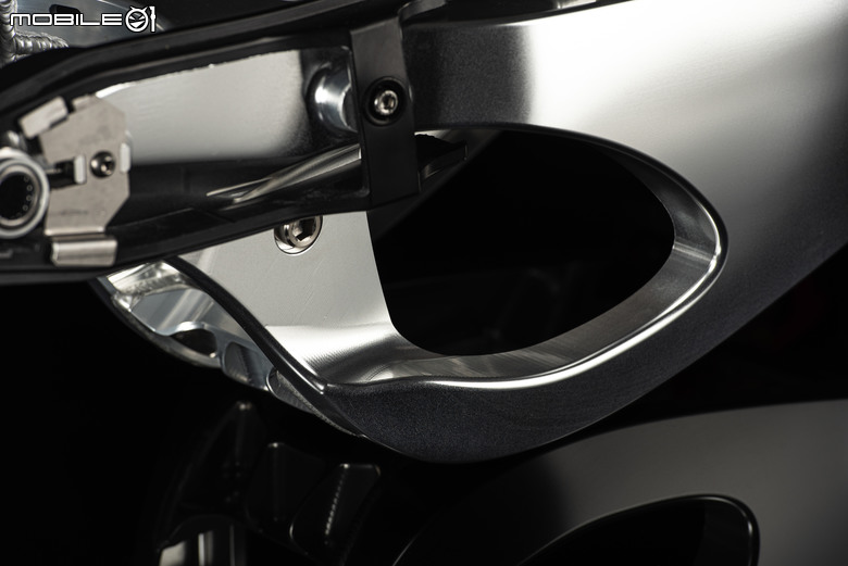 點我看大圖 GSX-R150封頂改裝!Blacksmith後輪快拆套件+全CNC搖臂開箱!