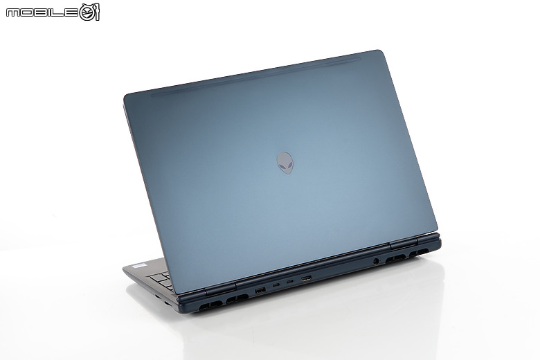 Alienware 16X Aurora 電競筆電｜外型低調、定位多工的「外星人」轉型之作！
