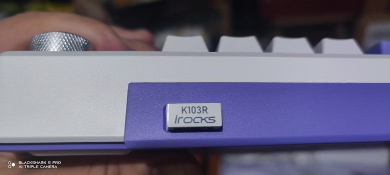 功能齊加自訂義,還給你4顆備用軸的K103R,不香嗎?