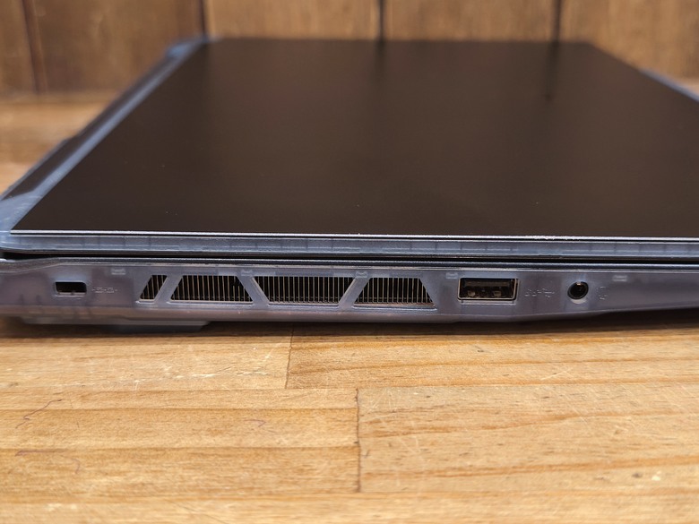 輕鬆好帶的獨顯機MSI Cyborg 14