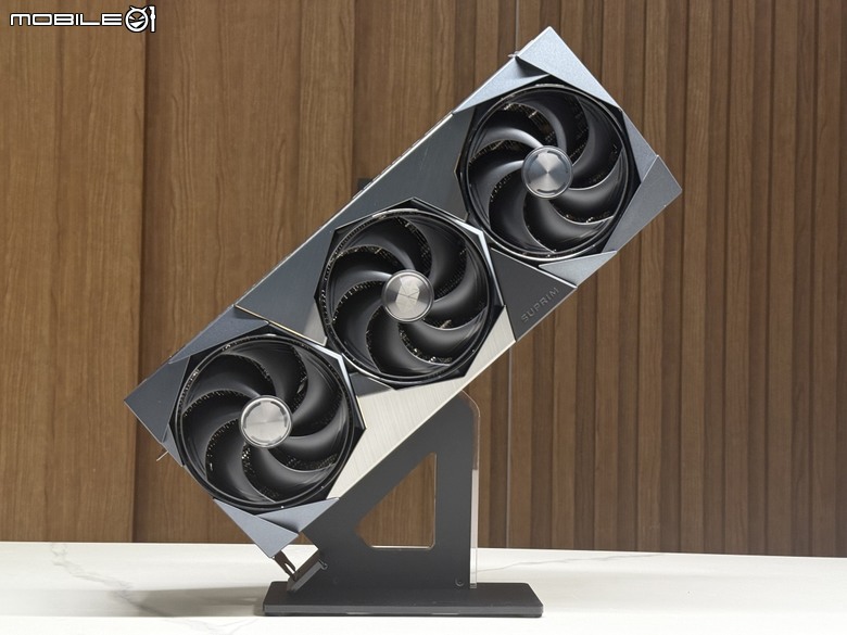 旗艦規格！MSI MEG Ai 1600T 數位電源