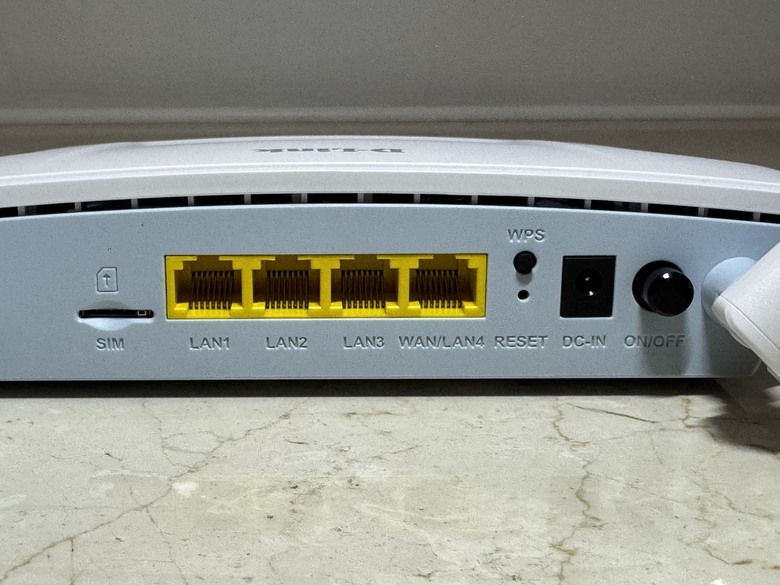 點我看大圖 4G 插卡即連!D-Link G403C 開箱 | 家中網路斷線也不怕