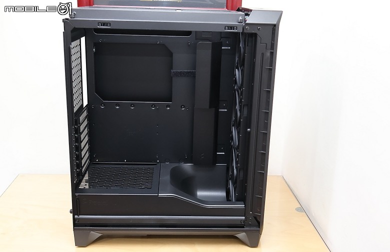 點我看大圖 歷久彌新改版升級 Fractal Design Meshify 3 RGB 開箱