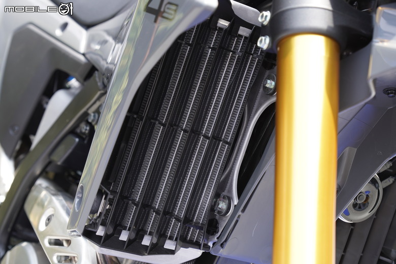 傳奇歸來,野性再臨 SUZUKI DR-Z4 S / SM 發表會,越野版、滑胎版早鳥售價:368,000元!!