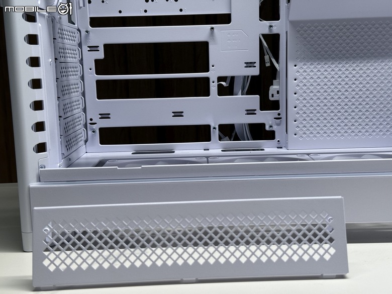 左右都能擺!君主HS01 Pro & 創世紀2代 ATX3.1電源