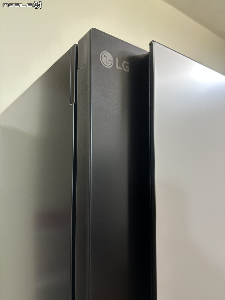 【試用】LG Styler 蒸氣電子衣櫥第二代，內建高壓蒸氣掛燙機，AI護理衣物