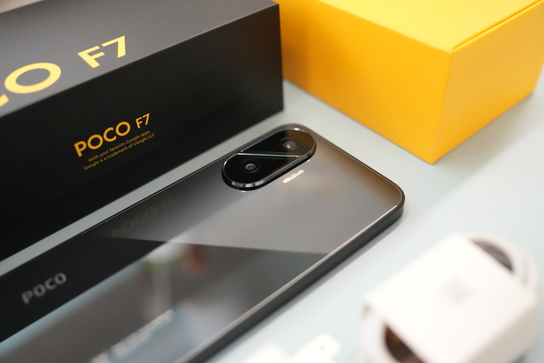 點我看大圖 POCO F7收到速開箱,實體外觀好讚