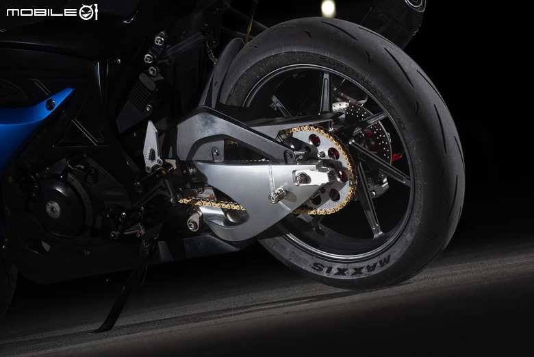 點我看大圖 GSX-R150封頂改裝!Blacksmith後輪快拆套件+全CNC搖臂開箱!
