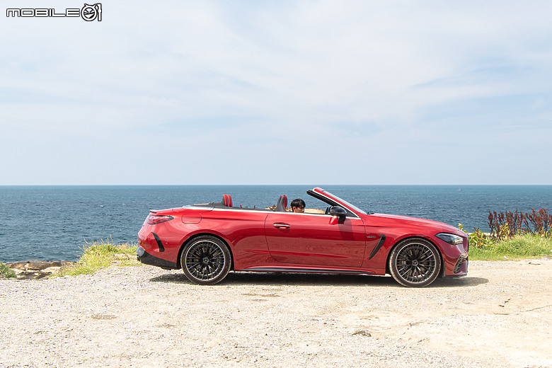 Mercedes-AMG CLE 53 4MATIC+ Cabriolet 試駕｜性能底子一把罩，開篷吹風更逍遙！feat. A208 CLK