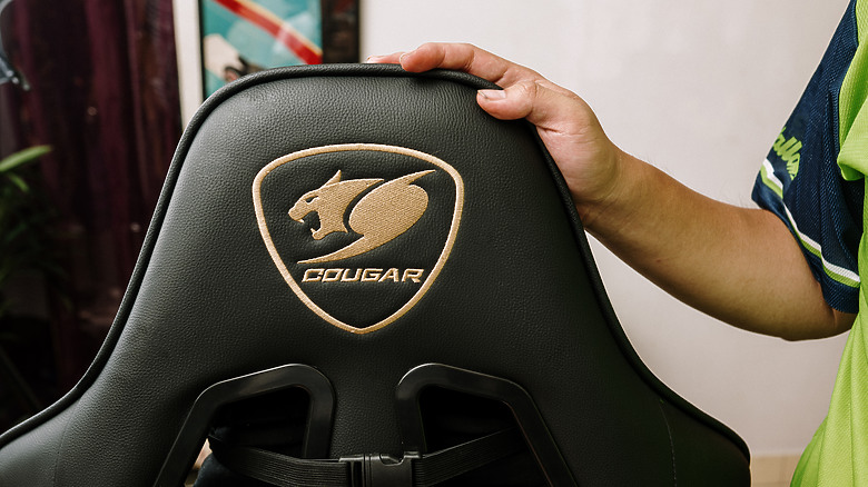 點我看大圖 COUGAR ARMOR ONE V2 開箱分享 ▏功能與舒適並重的戰鬥級電競椅