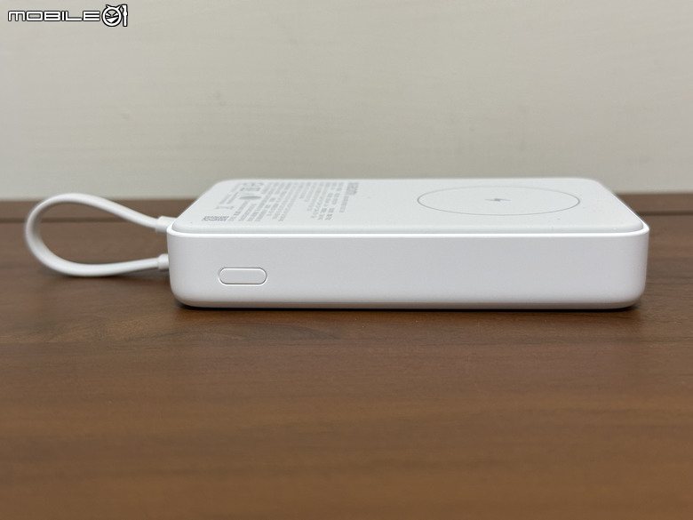 小米磁吸自帶線行動電源10000 33W 給iPhone滿滿的續航力