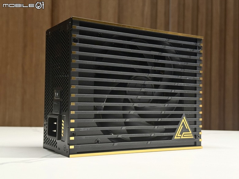 旗艦規格！MSI MEG Ai 1600T 數位電源