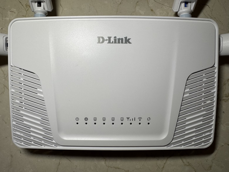 點我看大圖 4G 插卡即連!D-Link G403C 開箱 | 家中網路斷線也不怕