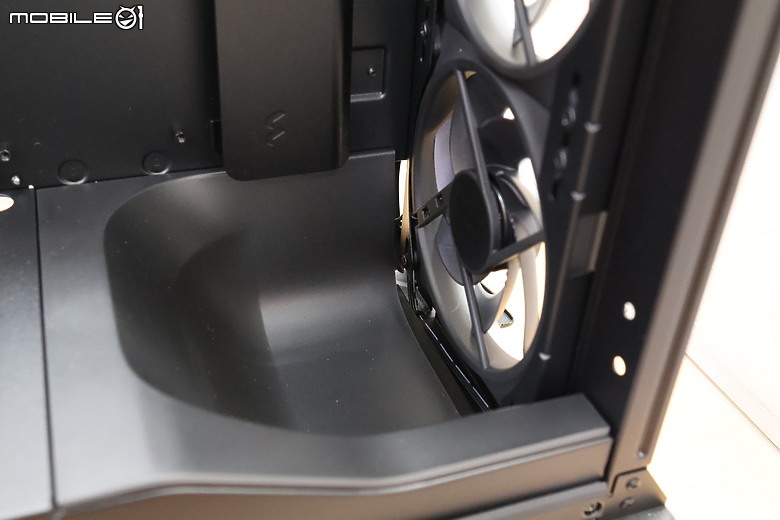 點我看大圖 歷久彌新改版升級 Fractal Design Meshify 3 RGB 開箱