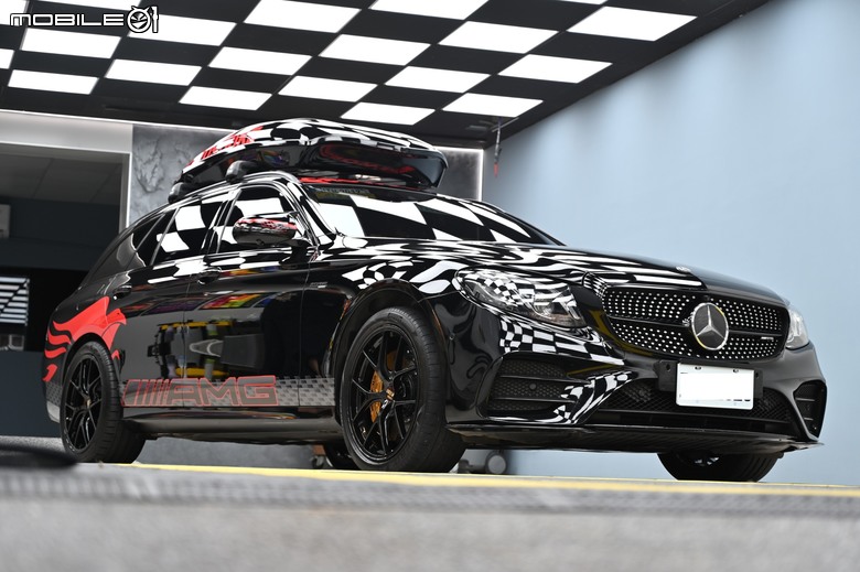 [分享]AMG E43 ESTATE F1 SAFETY CAR 塗裝 彩貼分享