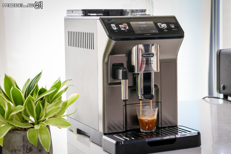 De'Longhi 全自動義式咖啡機使用體驗|專屬冷萃技術+獨立式冷熱奶泡壺設計、隨時隨地來杯風味十足的好咖啡!