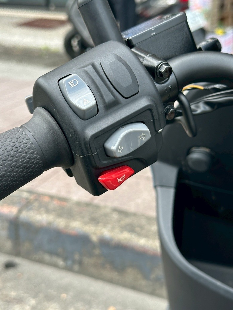 蹭弟弟的車友優惠購入EZ-R