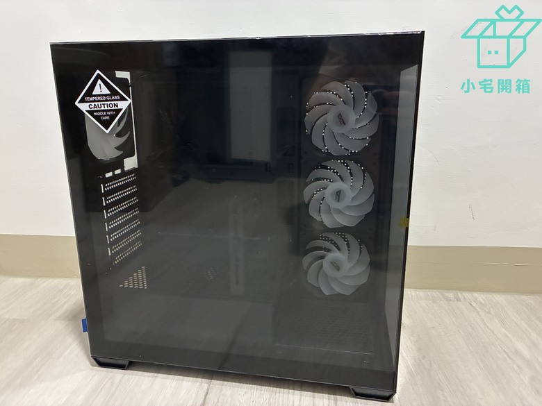 【小宅開箱】dashFlash DS900機殼開箱 大展雙玻璃全景透視、附風扇還能放手辦的平價機殼