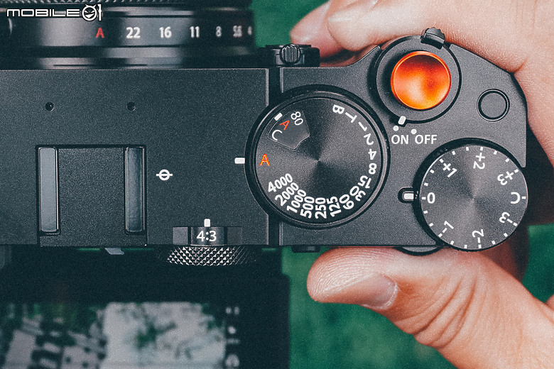 FUJIFILM GFX100 RF 評測報告｜為構圖加上轉盤、畫素破億的中判隨身機！