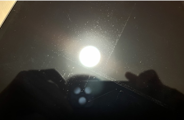 [Macbook鍵盤螢幕摩擦拓印痕災情] Apple説：這是妥妥的消費者自己的問題。